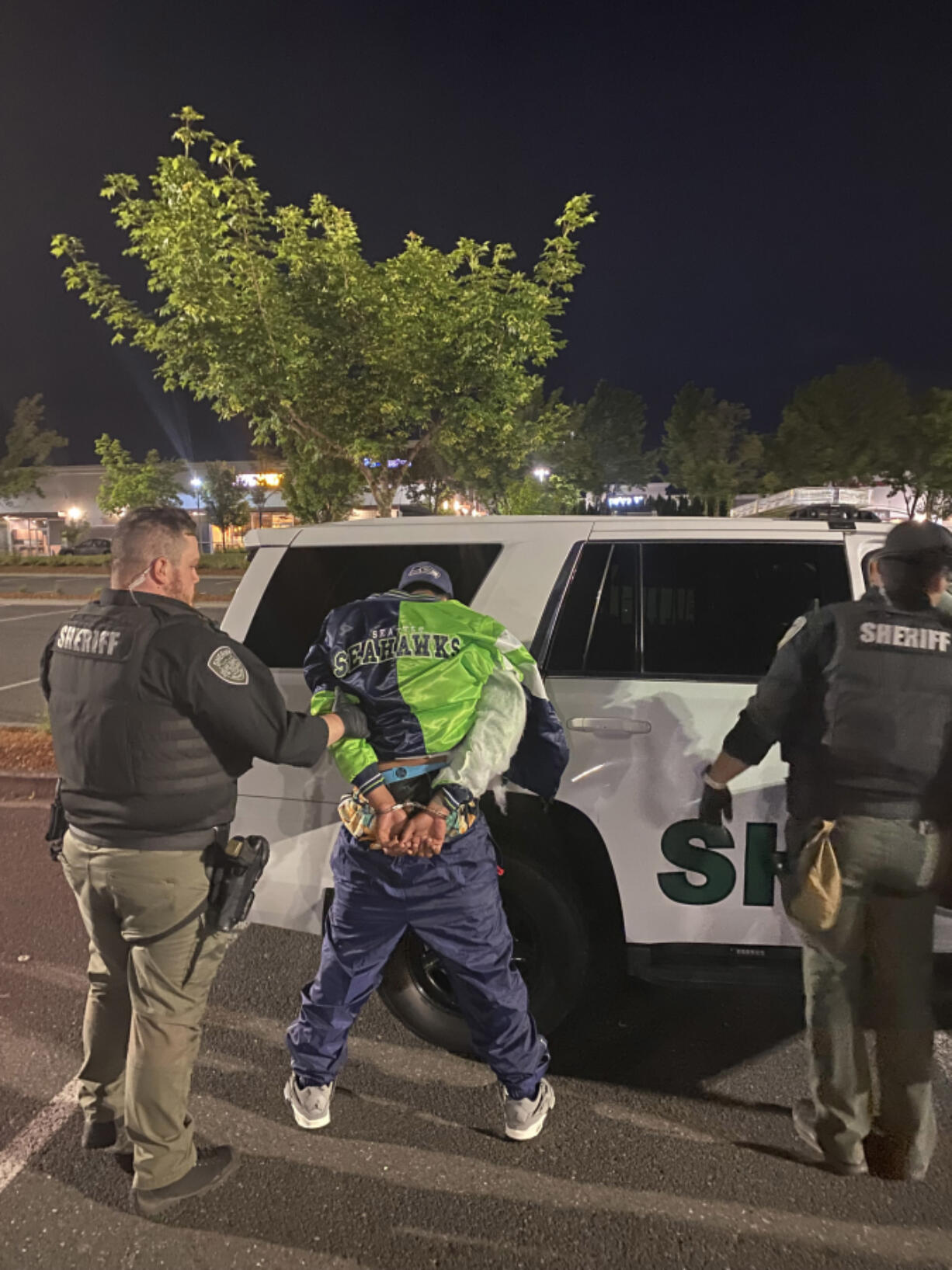 Clark County sheriff&rsquo;s deputies arrest suspects in connection with a retail theft operation.