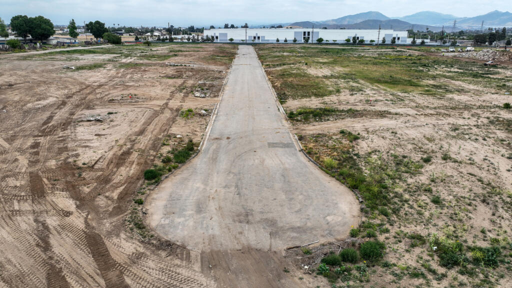 In unincorporated Bloomington, California, more than 100 homes being razed for more Inland Empire warehouses. Developer Howard Industrial Partners is building a 213-acre warehouse project near homes and schools.