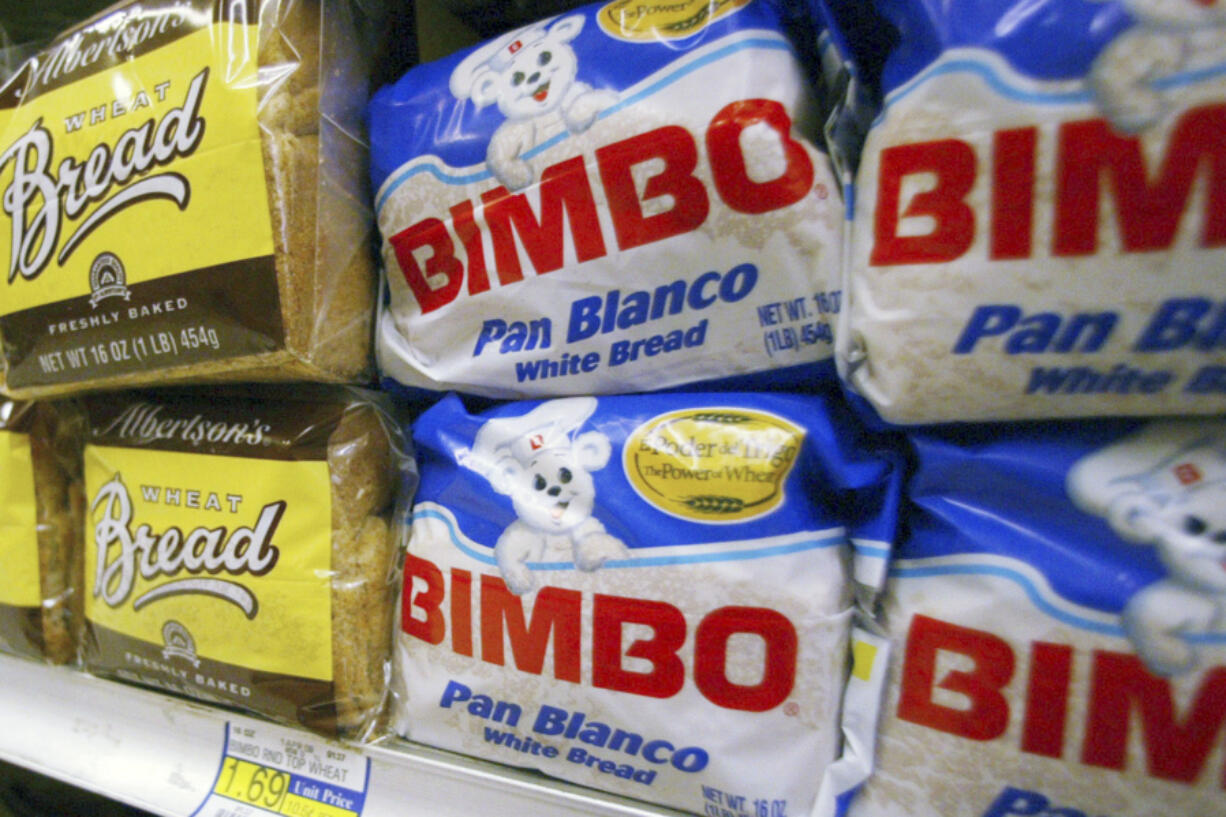 FILE - Bimbo bread is displayed on a shelf at a market in Anaheim, Calif., on April 24, 2003. On Tuesday, June 25, 2024, U.S. federal food safety regulators warned Bimbo Bakeries USA - which includes brands such as Sara Lee, Oroweat, Thomas&rsquo;, Entenmann&rsquo;s and Ball Park buns and rolls - to stop using labels that say its products contain potentially dangerous allergens when they don&rsquo;t.