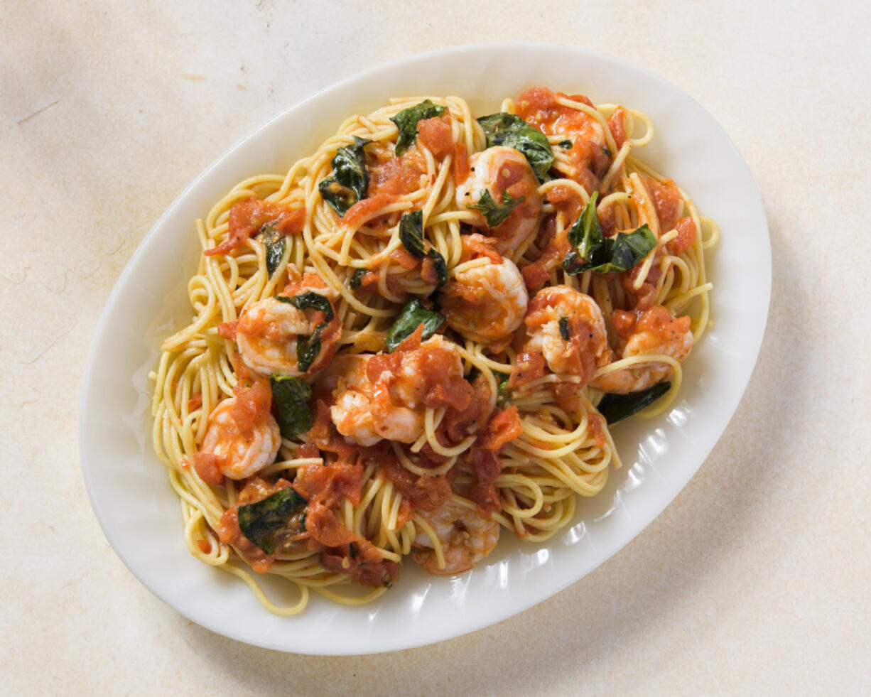 Spaghetti with Shrimp, Tomatoes and White wine.