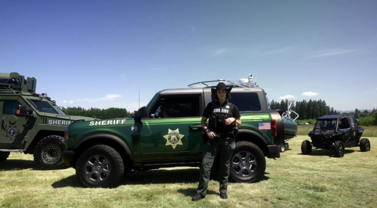 Clark County sheriff&rsquo;s deputies can now wear cowboy hats.