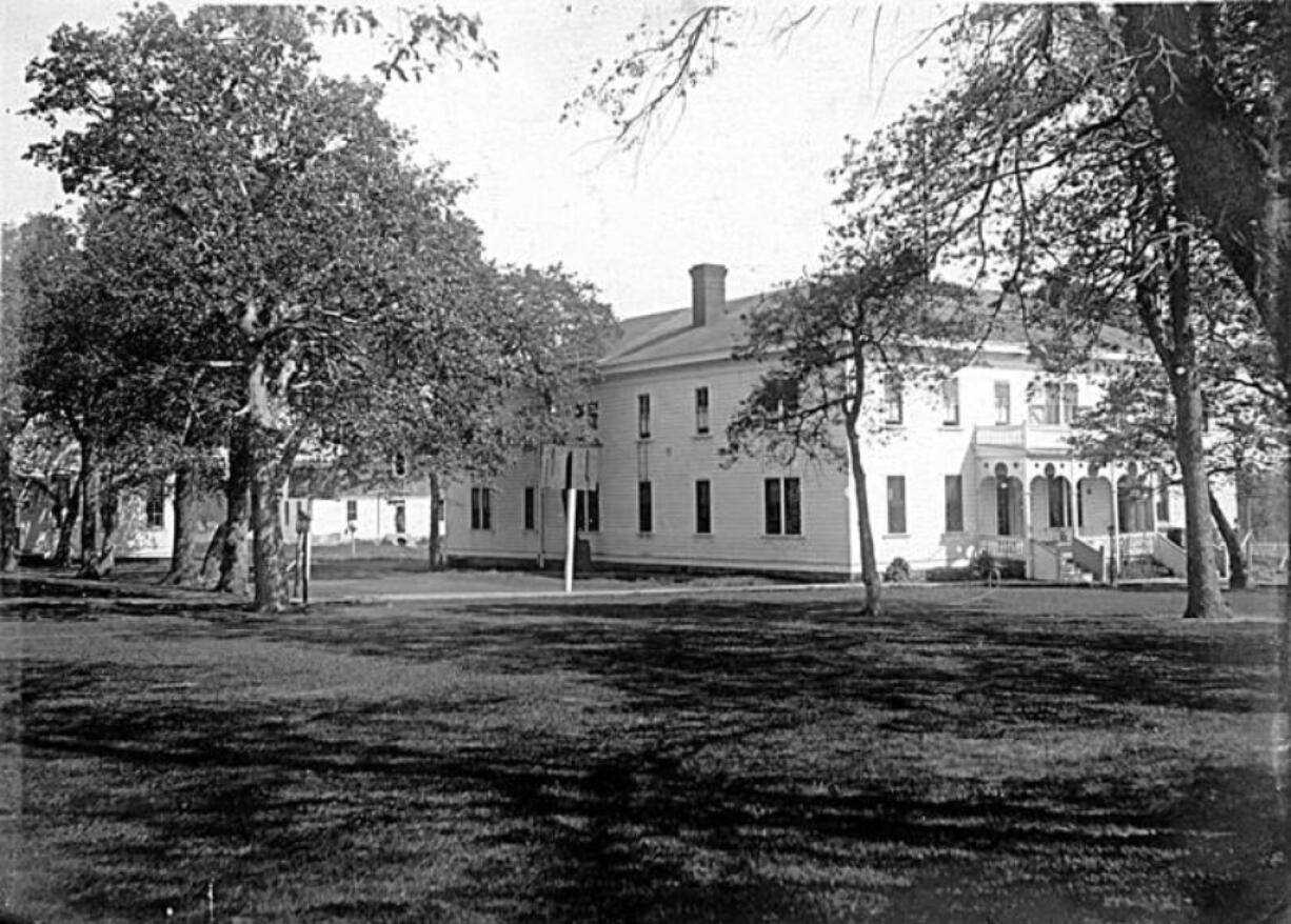 The Indian boarding school at For Simcoe (Yakima Valley Museum)