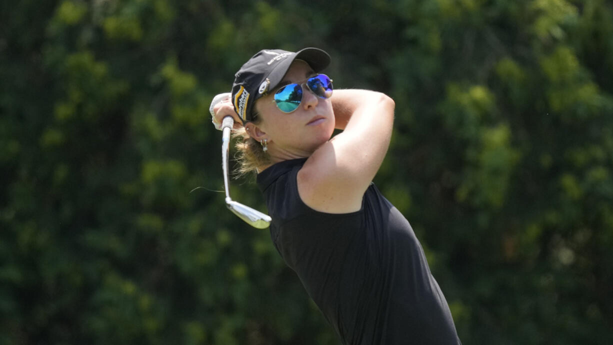 Polly Mack of Germany shot a 9-under 63 on Thursday in perfect morning conditions at Columbia Edgewater to take the first-round lead in the Portland Classic.