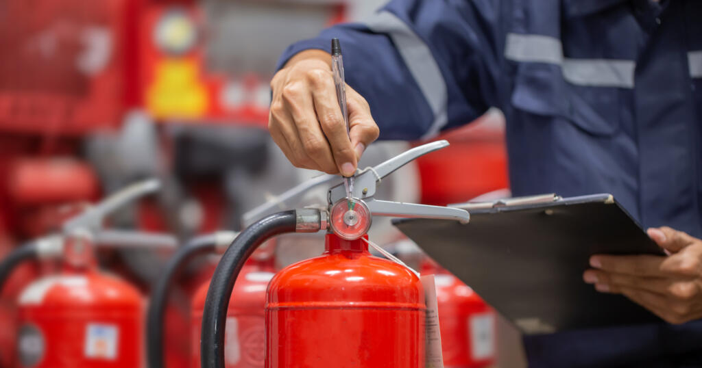 Clark County Fire District 6 is warning residents that scammers are pretending to be agency staff and charging $25 for fire extinguisher inspections.