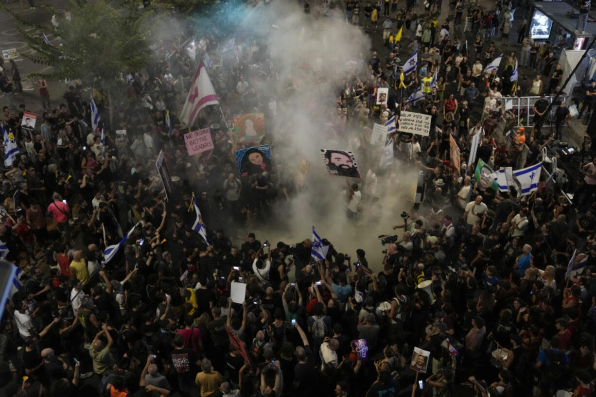 People protest against Prime Minister Benjamin Netanyahu&rsquo;s government and call for the release of hostages held in the Gaza Strip by the Hamas militant group, in Tel Aviv, Israel, Saturday, Sept. 21, 2024.