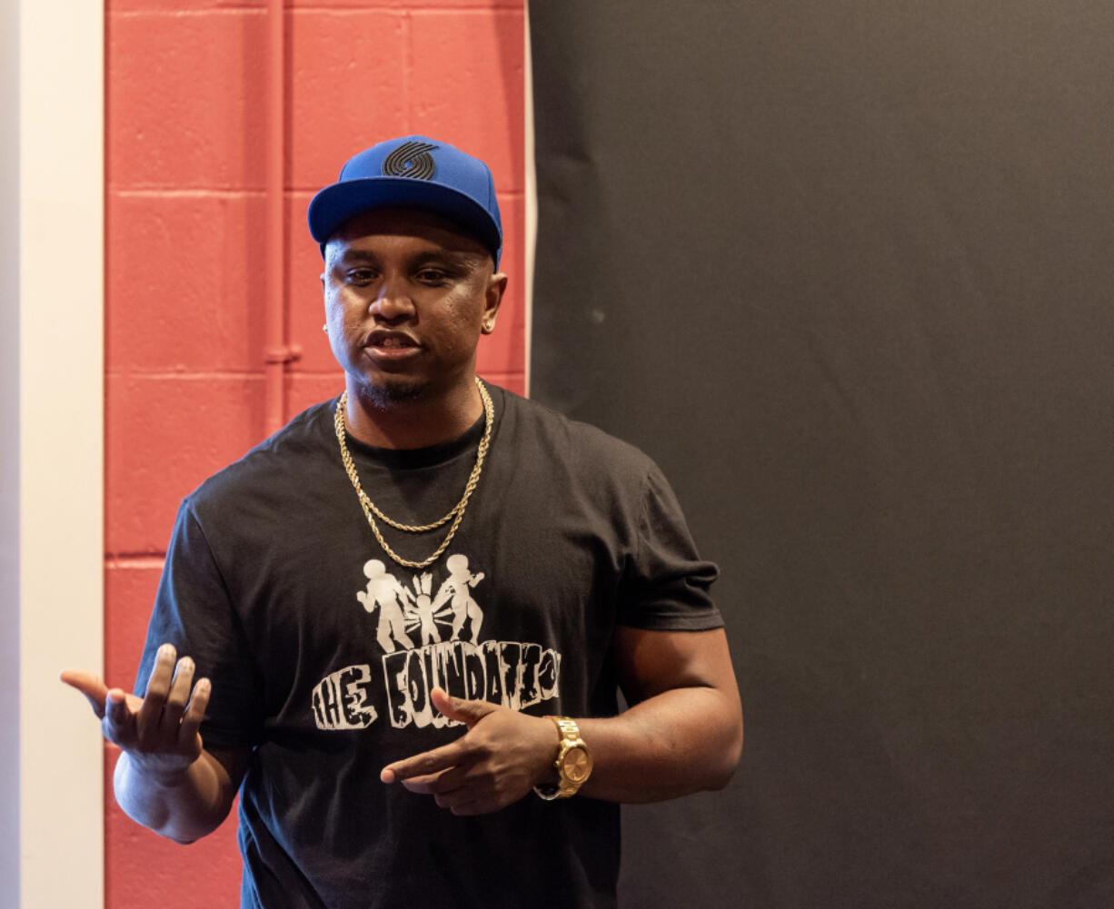 Executive Director Lester Griffin talks to a class of teens March 27 at The Foundation in Vancouver. The Foundation, which supports people exiting the prison system, received $100,000 from the Community Foundation for Southwest Washington&rsquo;s Social Justice and Resiliency fund in August.