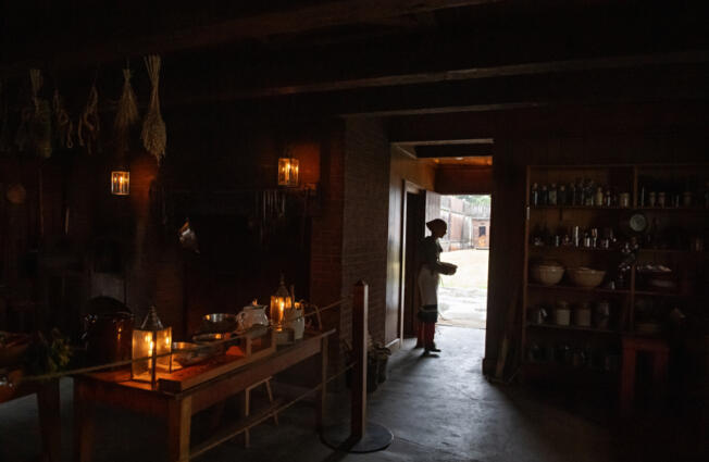 Volunteer Madison Glenn lends a hand in the kitchen at Fort Vancouver National Historic Site.