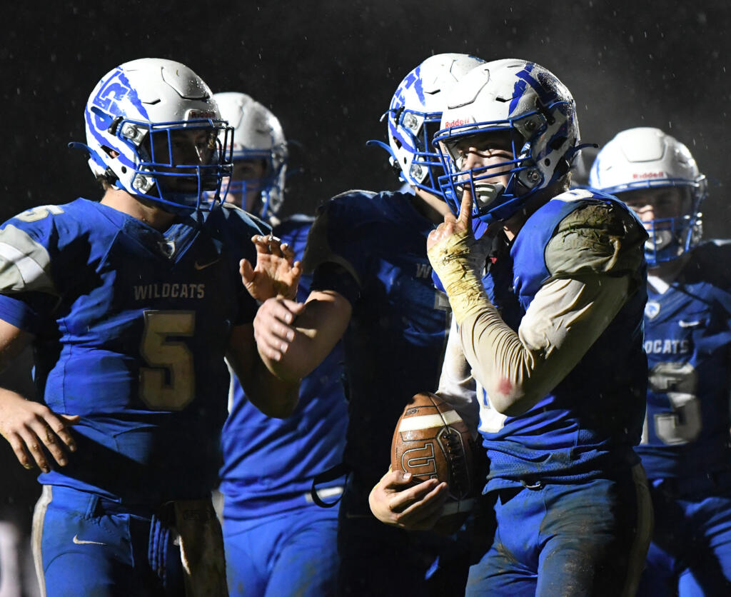 La Center senior Isaac Chromey, right, puts a finger up to his face Friday, Nov. 1, 2024, during La Center’s 29-21 loss to Seton Catholic at La Center High School. Seton won the 1A Trico League Championship with the victory.