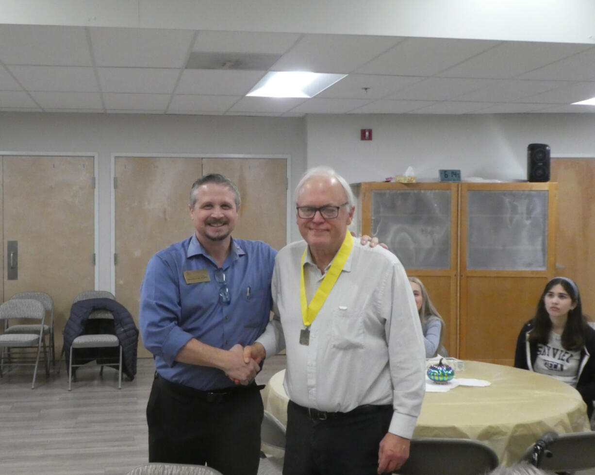 Members of five local Kiwanis clubs recently gathered for a divisional chili feed to raise funds to support the group&rsquo;s current lieutenant governor, Robert Lewis.