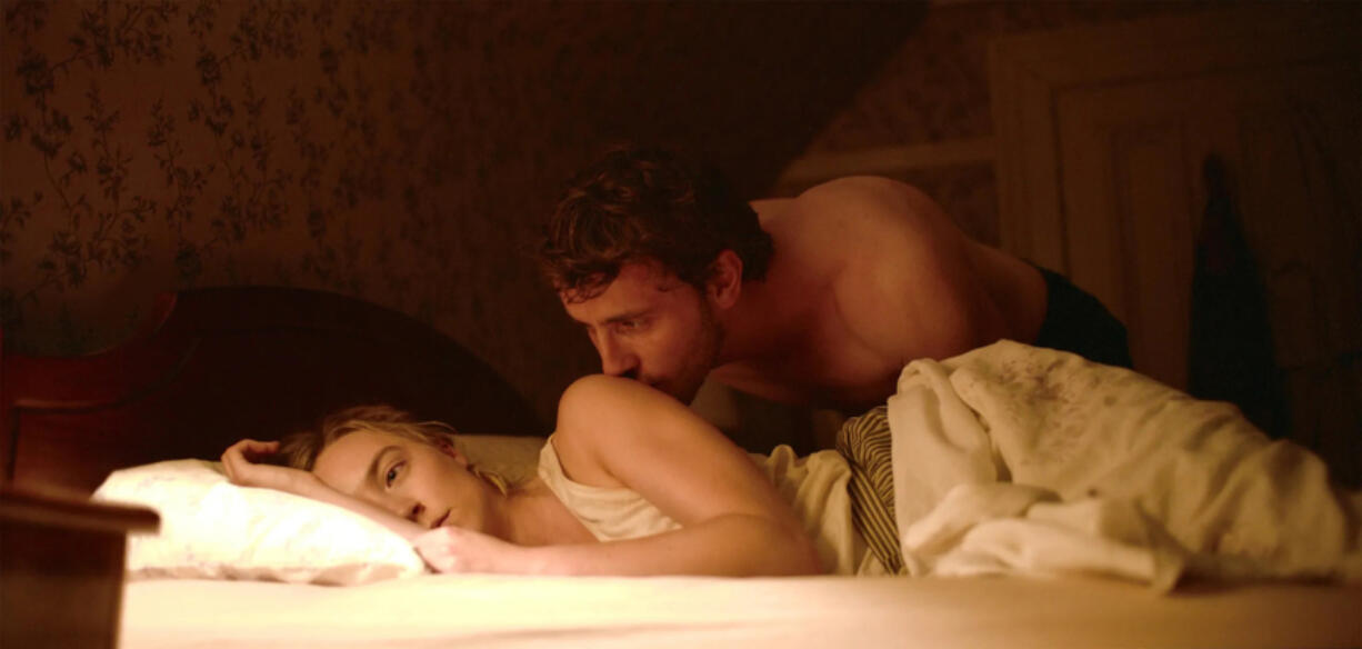 Saoirse Ronan, left, and Paul Mescal in &Ccedil;&fnof;&uacute;Foe.&Ccedil;&fnof;&ugrave; (Amazon Studios/TNS)