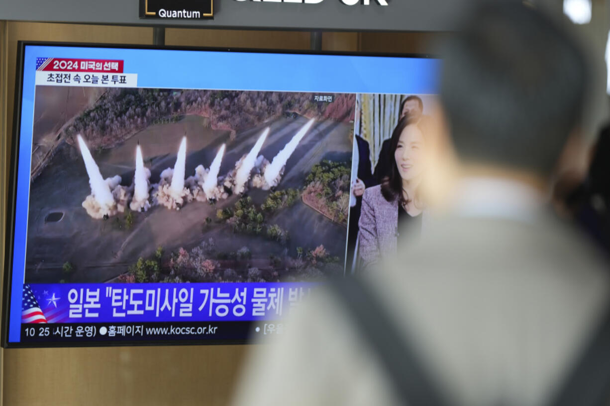 A TV screen shows a report of North Korea&rsquo;s multiple short-range ballistic missiles with file footage during a news program at the Seoul Railway Station in Seoul, South Korea, Tuesday, Nov. 5, 2024.