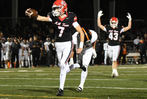 Camas senior quarterback Jake Davidson (7) is second on the team in rushing yards with 373 and rushing touchdowns with five.