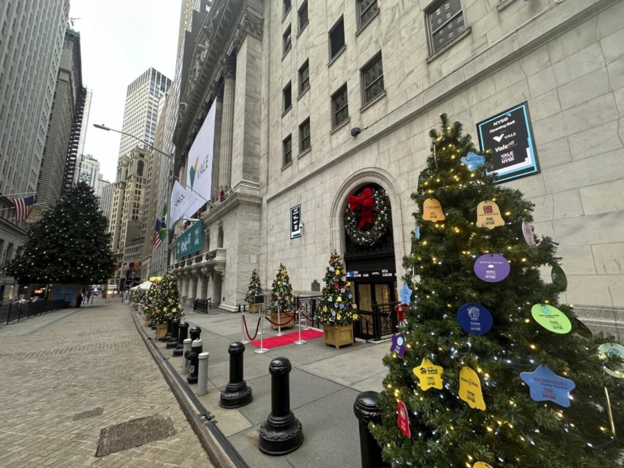 Holiday decorations are shown in front of the New York Stock Exchange in New York&rsquo;s Financial District on Tuesday, Dec. 3, 2024.